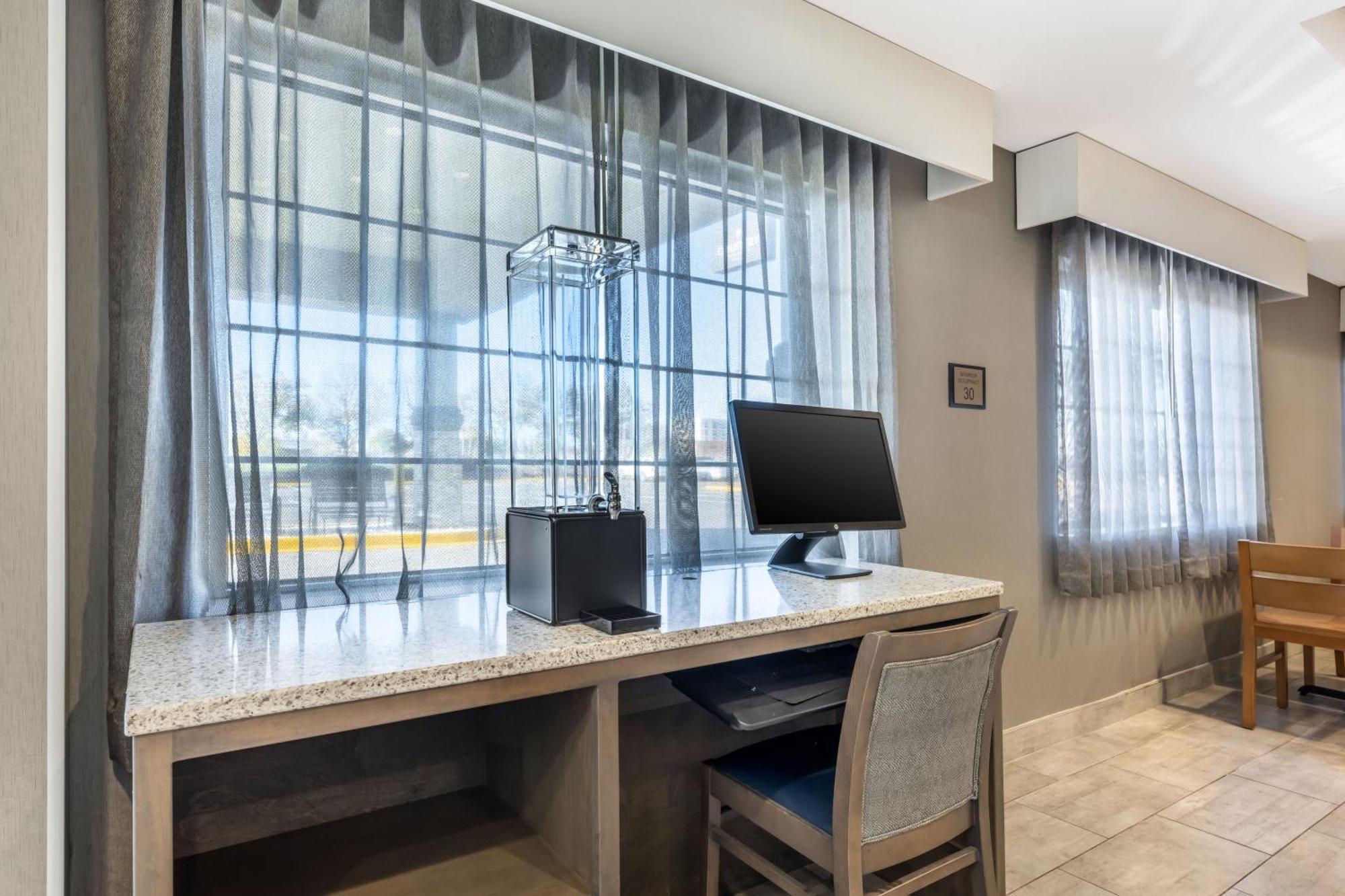 Country Inn & Suites By Radisson Bolingbrook, I-55 외부 사진
